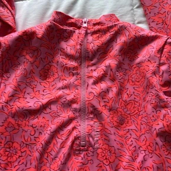 🌺 Billabong Girls long sleeve swimsuit 🌺 - Picture 3 of 7